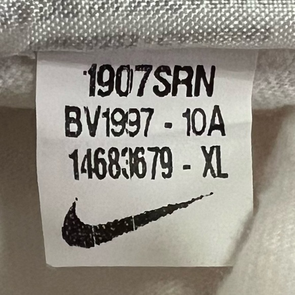Nike AIR Logo Swoosh T-shirt - Picture 7 of 7